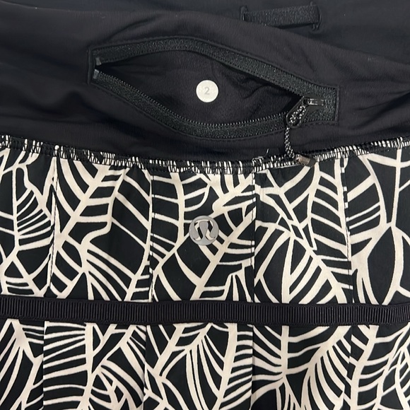Black and white tropical leaf print Lululemon tennis skirt. - Picture 3 of 3